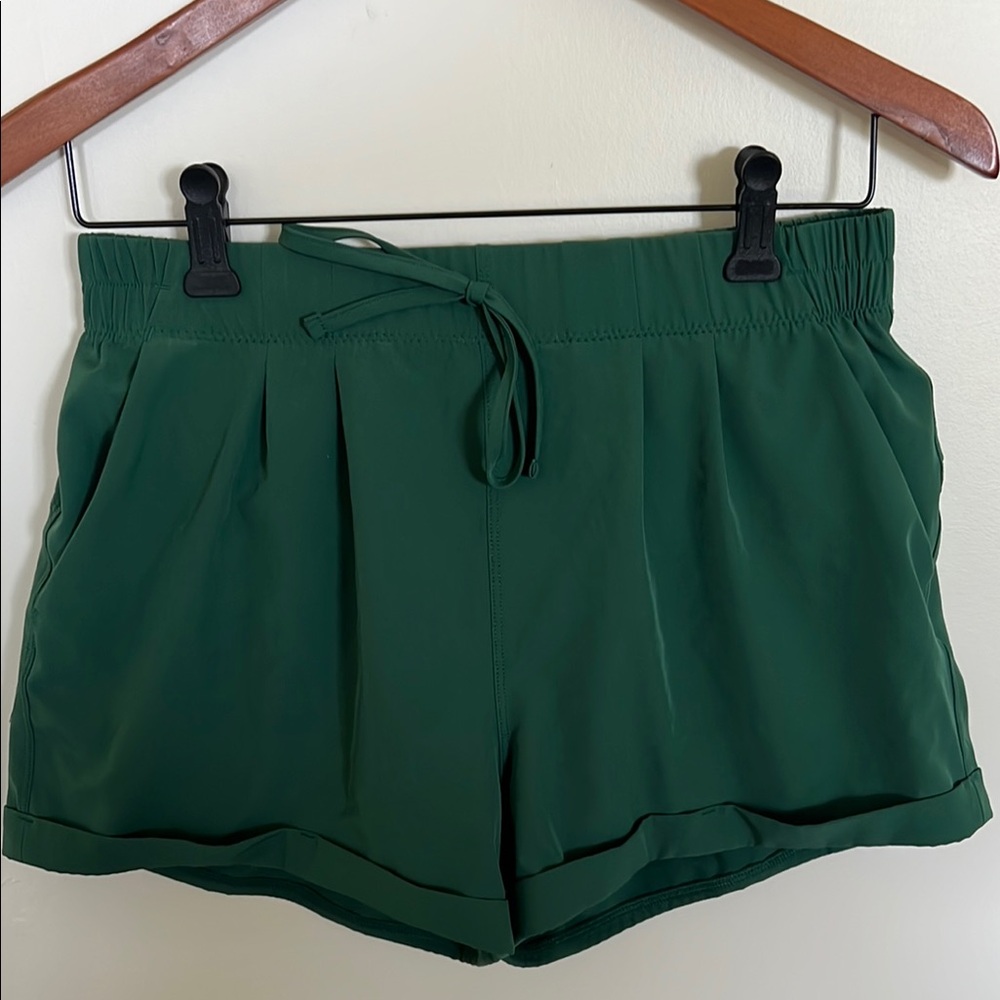Zyia Pine Summer Shorts. Size Small